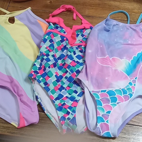 Girls Swimsuit bundle - Picture 1 of 5